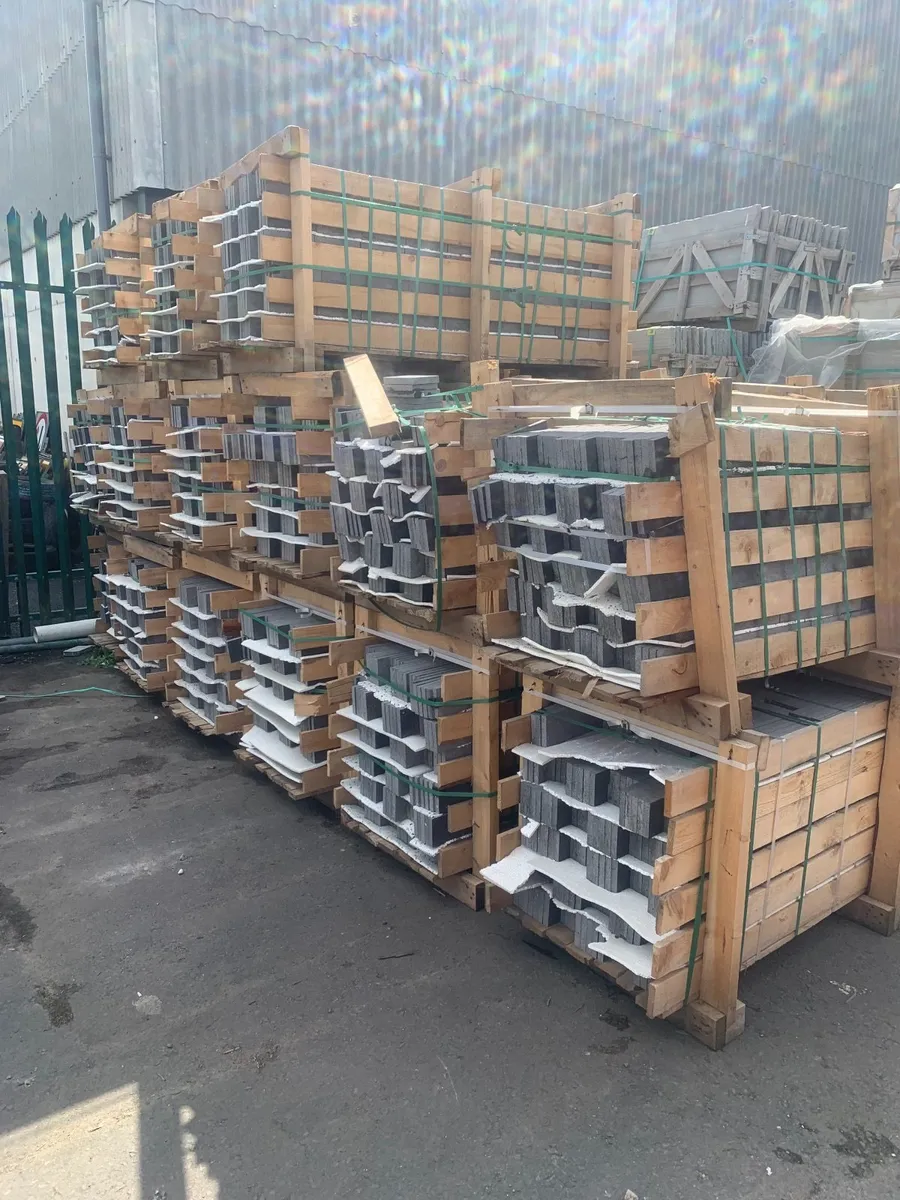 Black basalt cobbles - Image 2