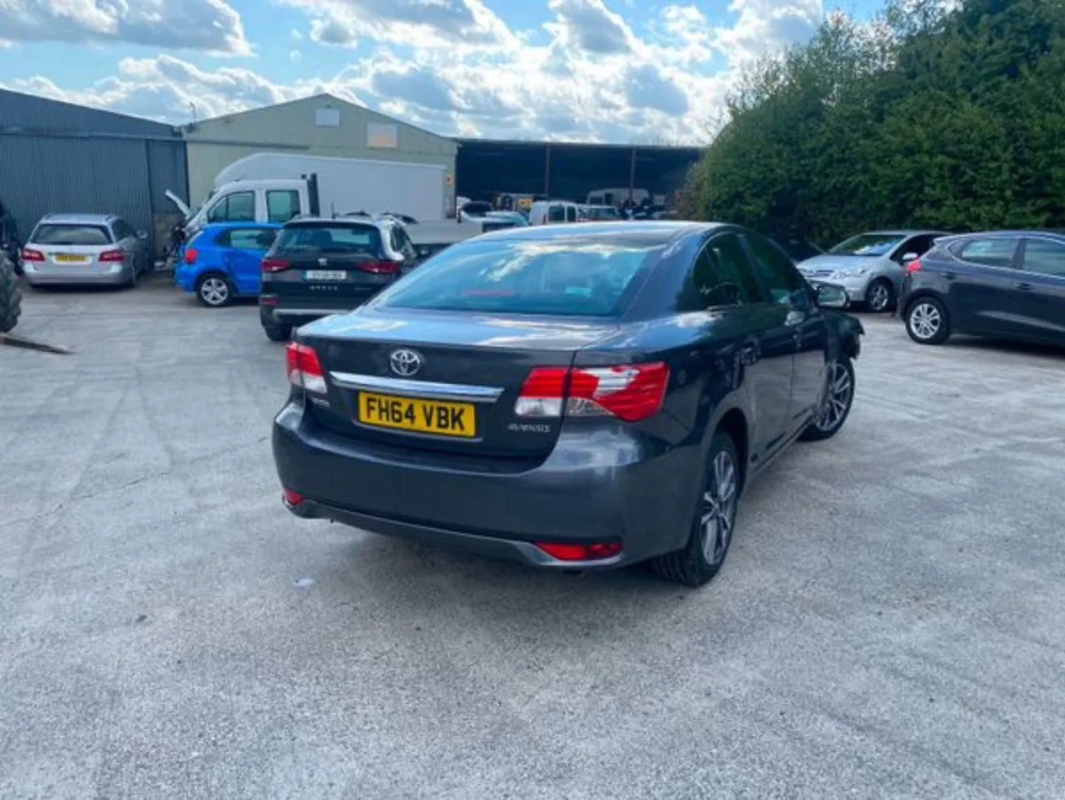 2015 Toyota Avensis 2.0 D4D - Image 2