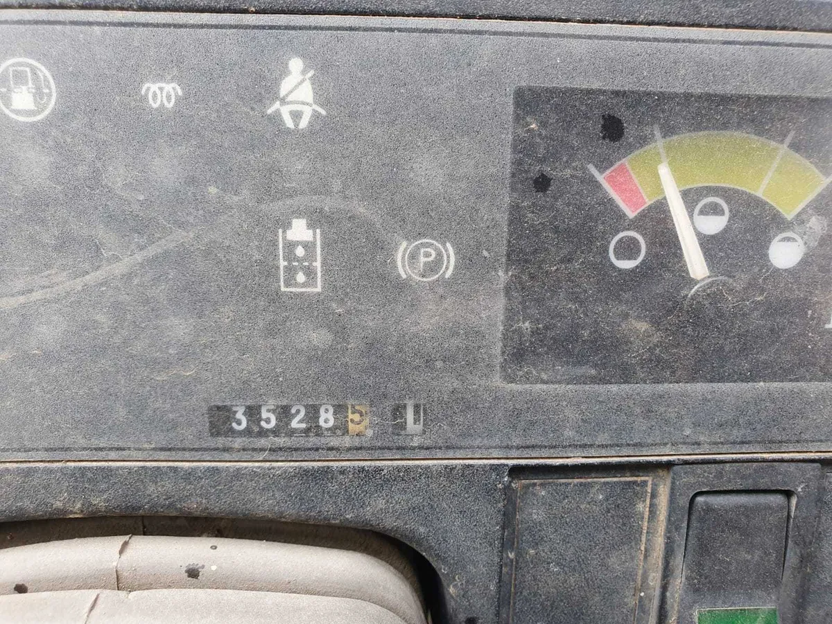 Clark 2.5 ton diesel forklift - Image 4