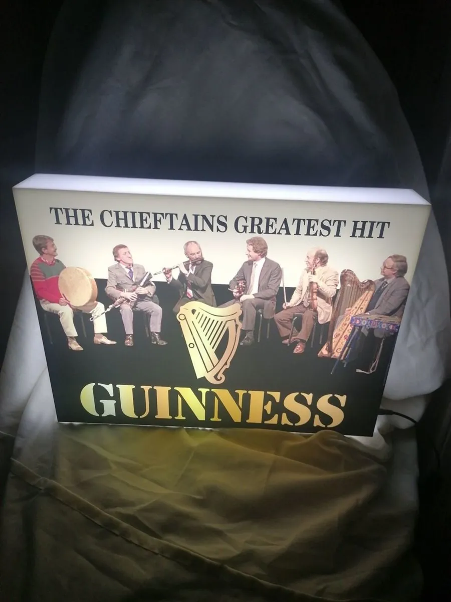 The Chieftains Guinness Light Up Musicians Box - Image 1