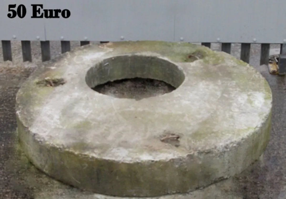 Concrete: sills,  caps & manhole ring - Image 1