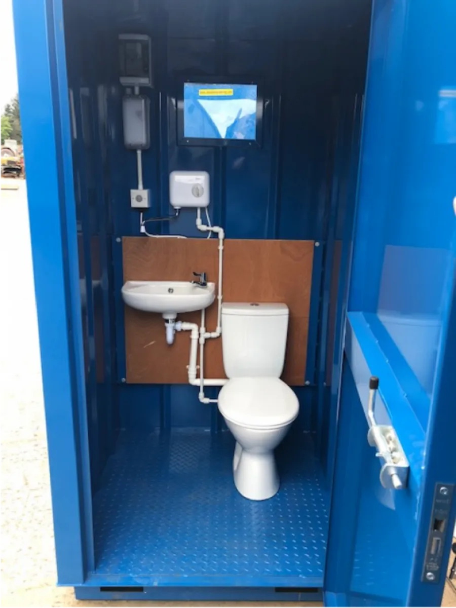 Portable site toilet with hot/cold water - Image 2