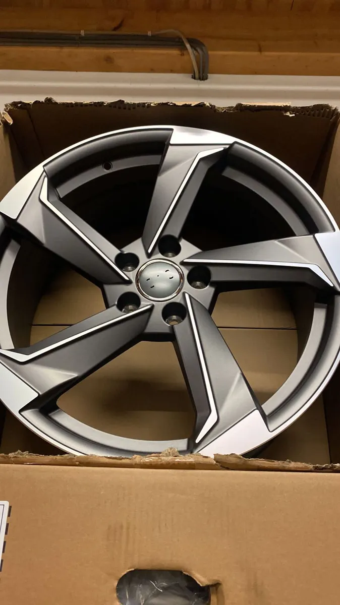 18” ttrs twist & Tyres 5x112