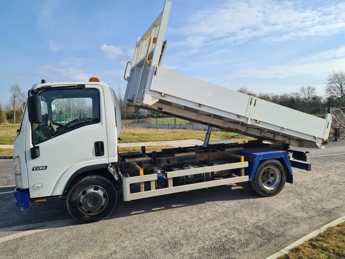 Isuzu N75 Tipper - Image 4