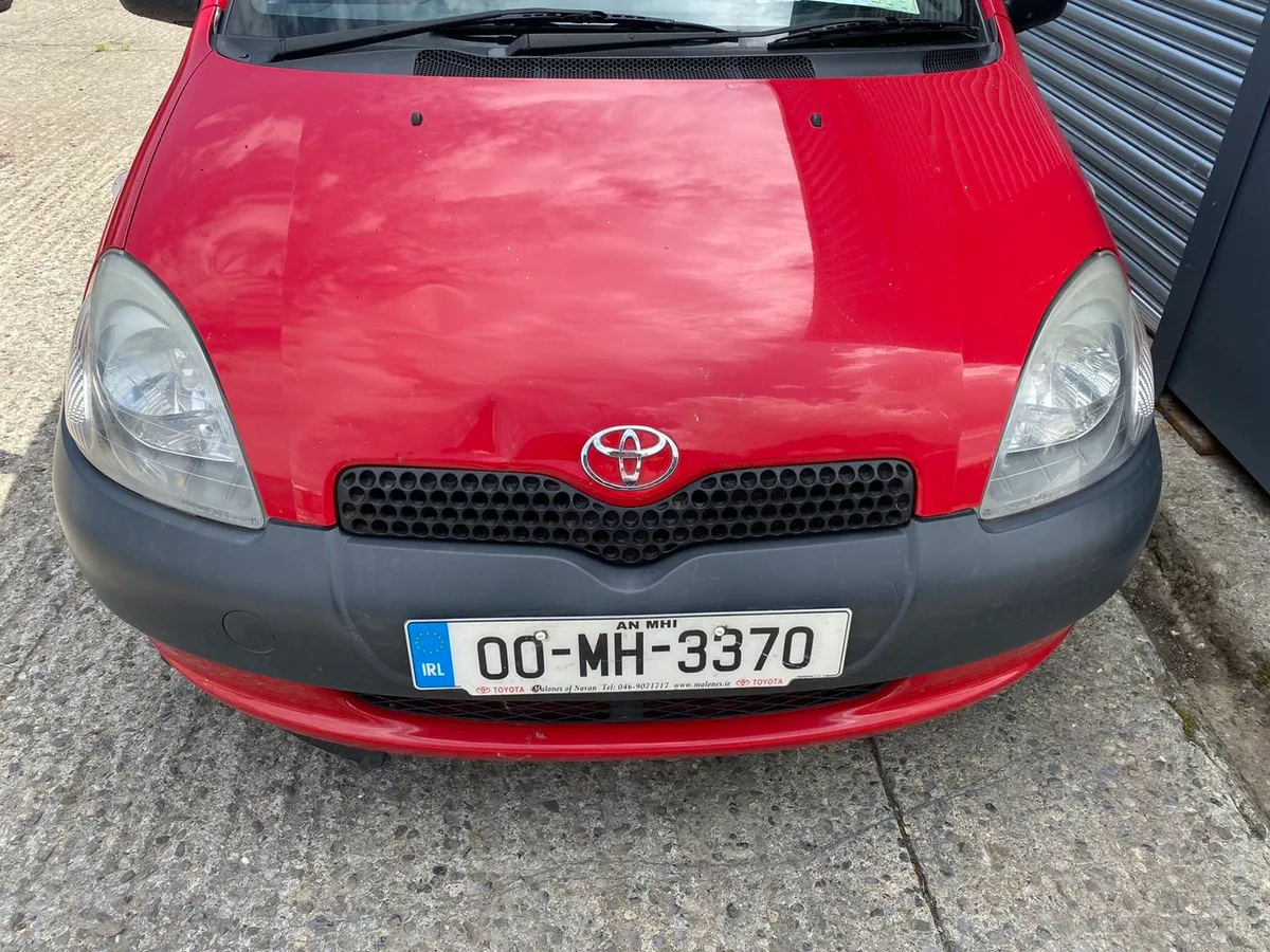 Breaking Toyota Yaris - Image 3