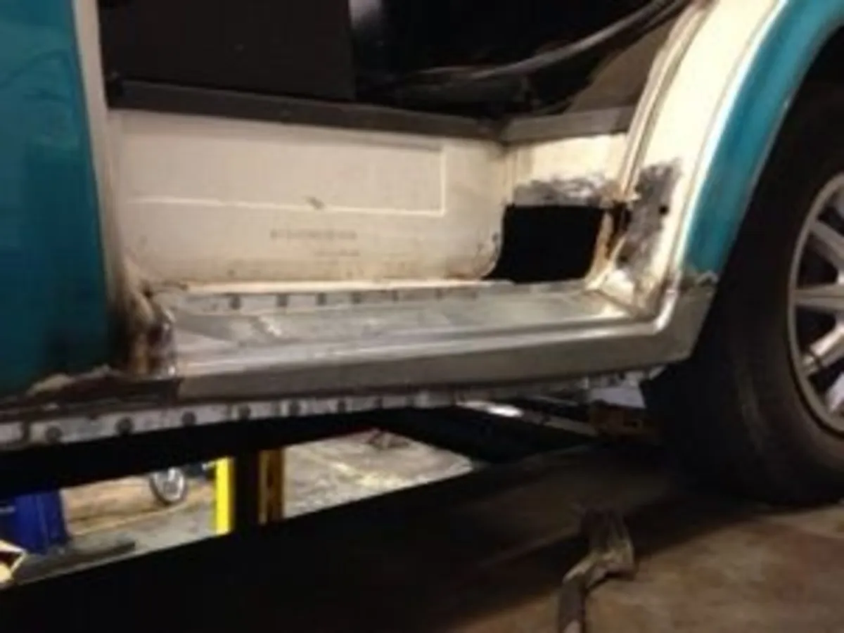 VAN WELDING - Image 4