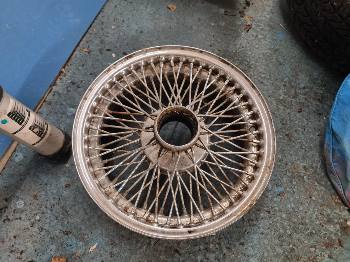 Classic car wheels - Image 1