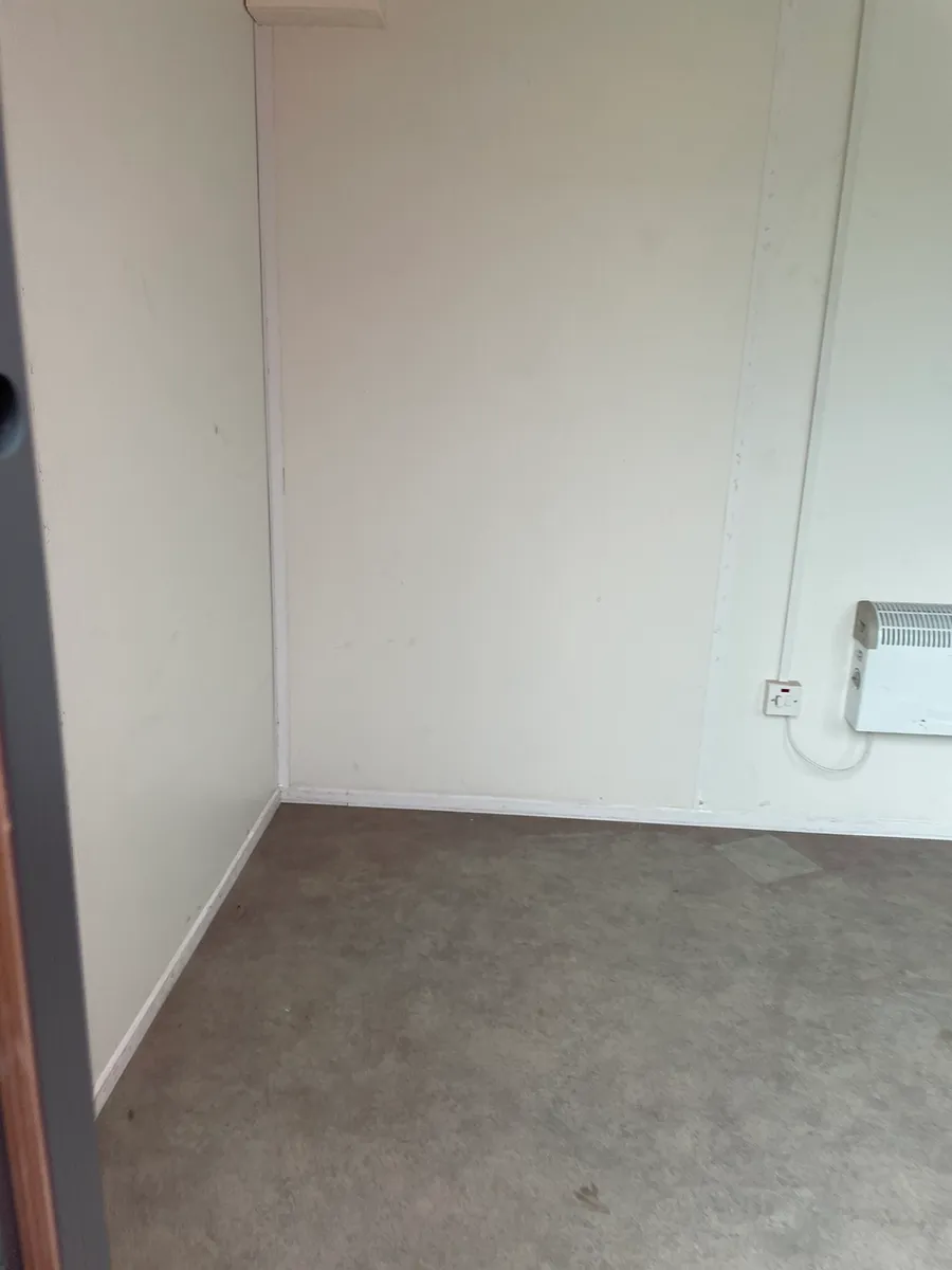 Site office container - Image 3