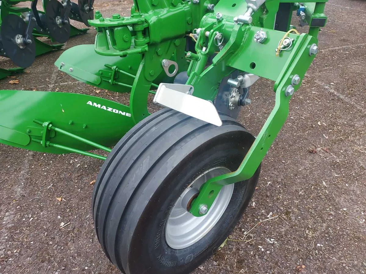 Amazone Cayros Ploughs - Image 4