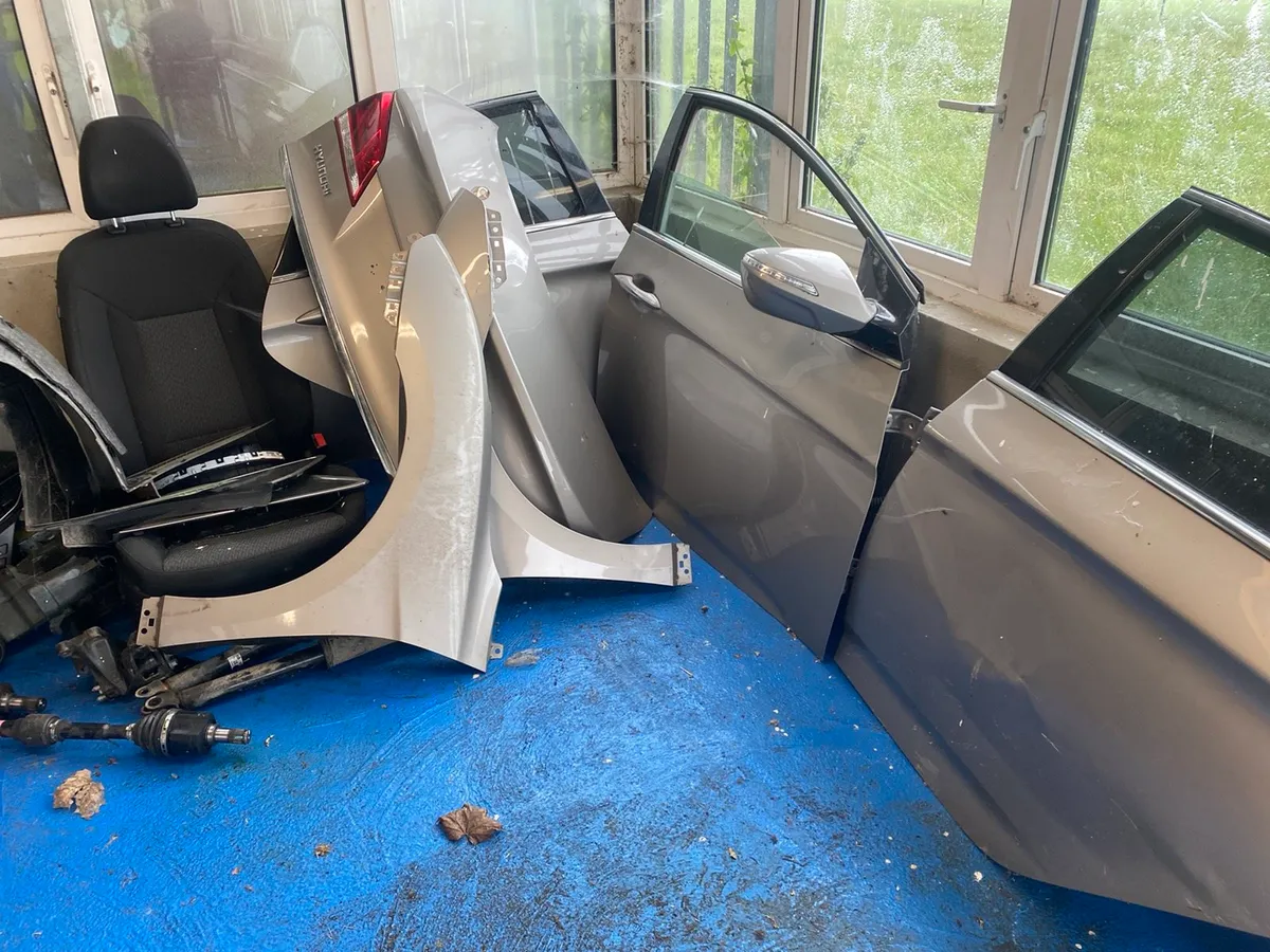 2017 Hyundai parts - Image 1