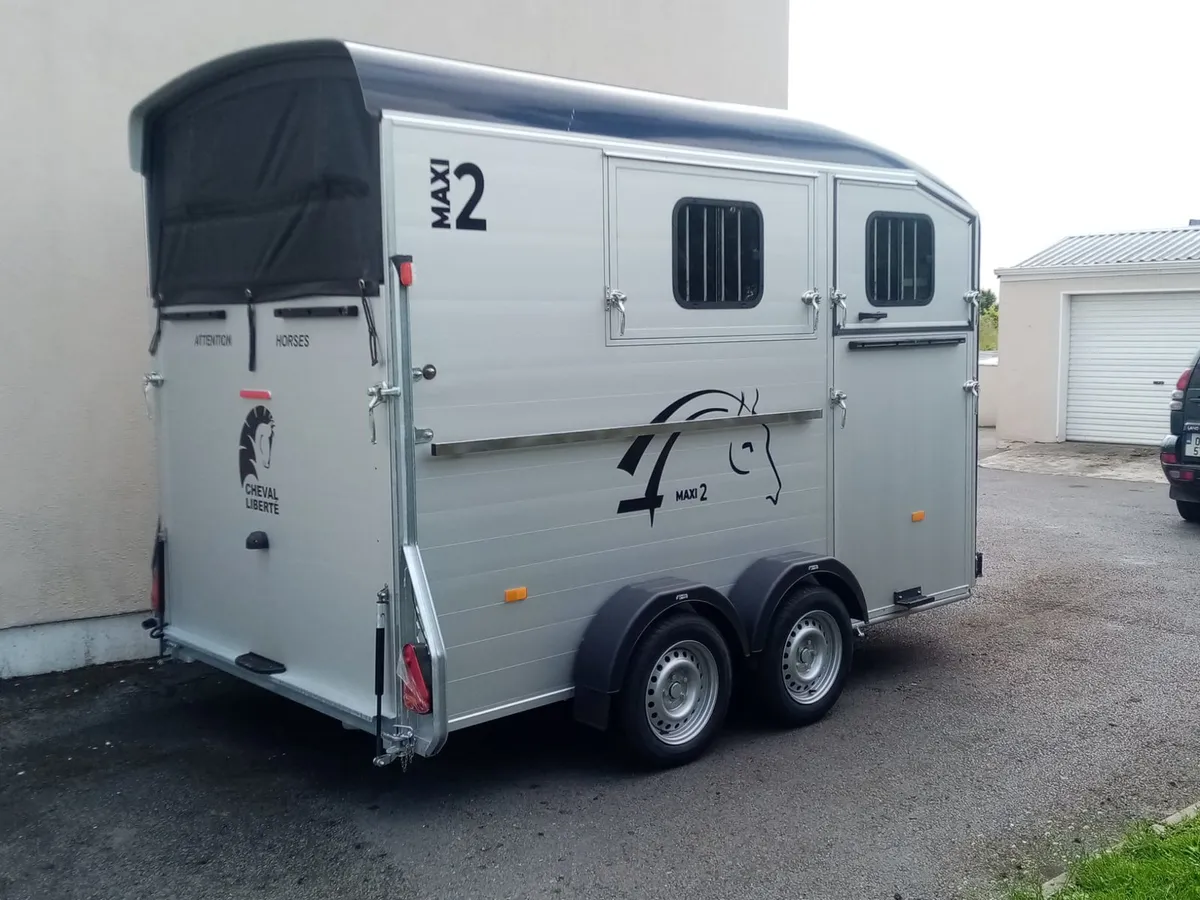 New cheval maxi 2 - Image 1