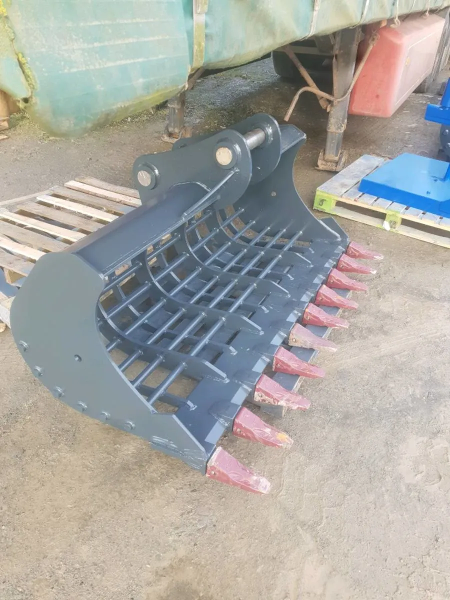 Rake bucket with teeth - Image 4