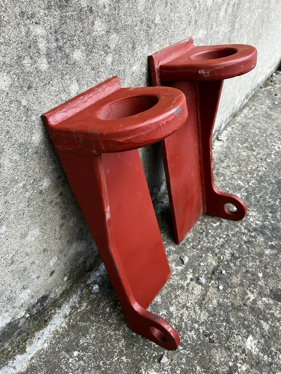 Manitou, Matbro (pin and cone)  Euro brackets - Image 2