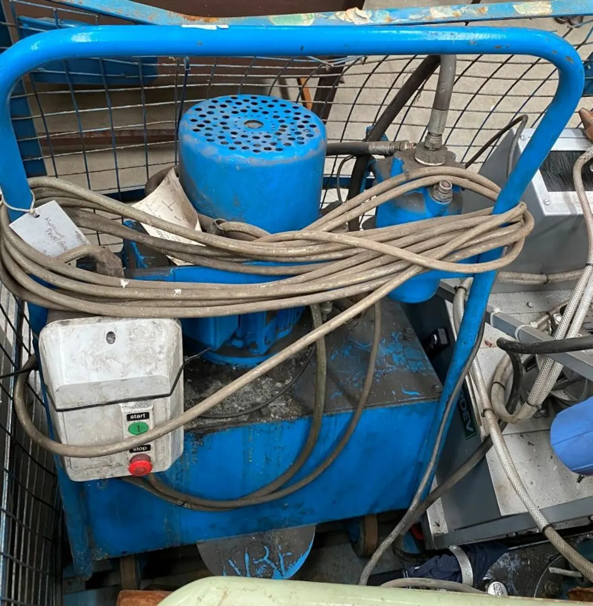 Twin Electro Hydraulic Power Pack, with oil tank - Image 3