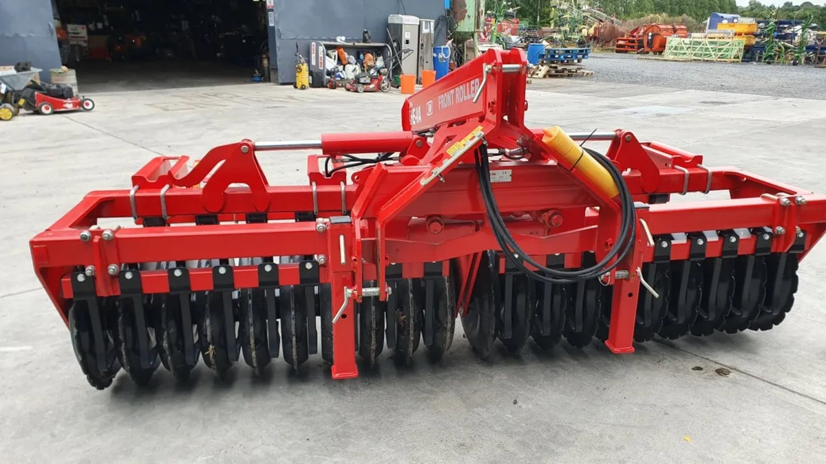 New HeVa 3 meter Front Mounted Furrow Press - Image 4
