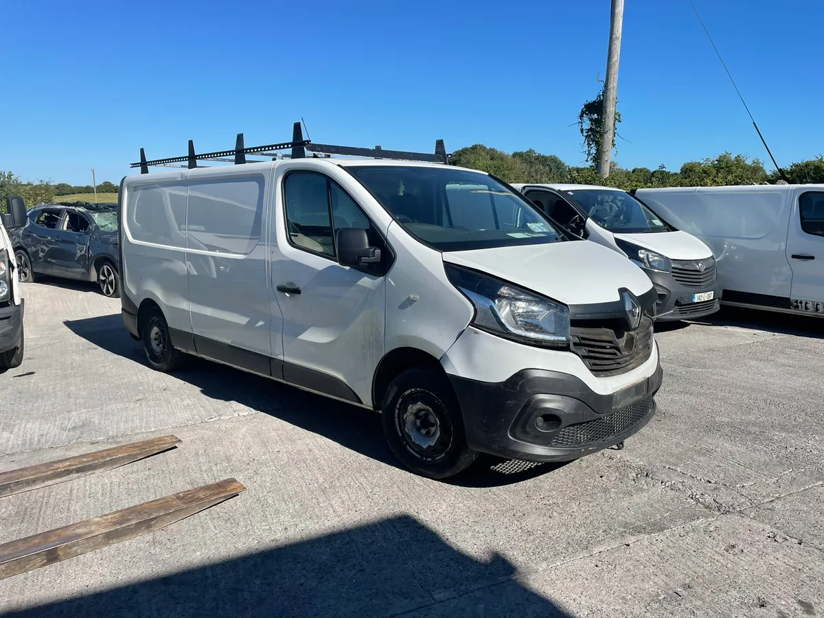 16 Renault traffic 1.6 diesel for dismantling