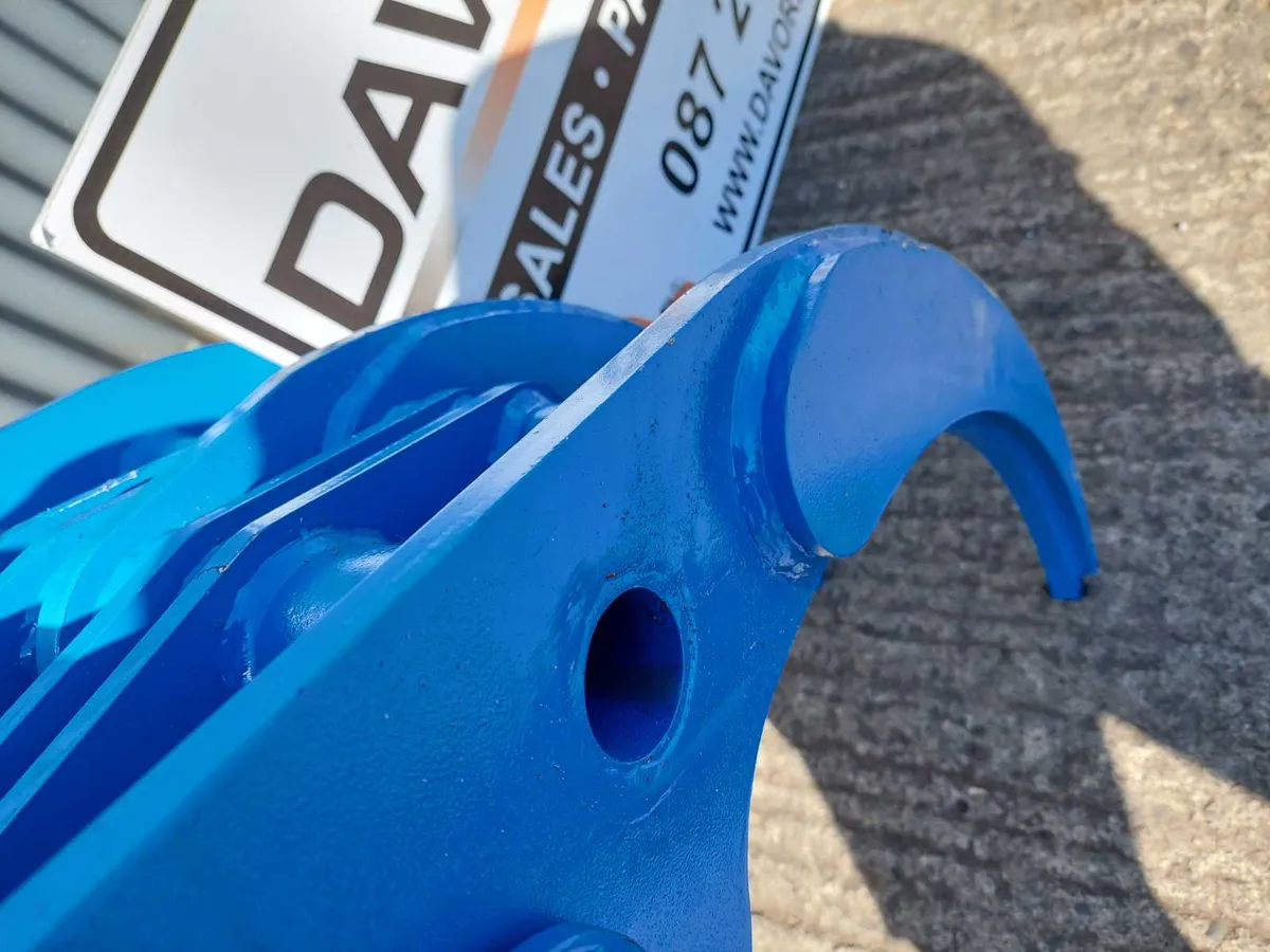 Hydraulic finger grabs - rotating or non rotating - Image 4