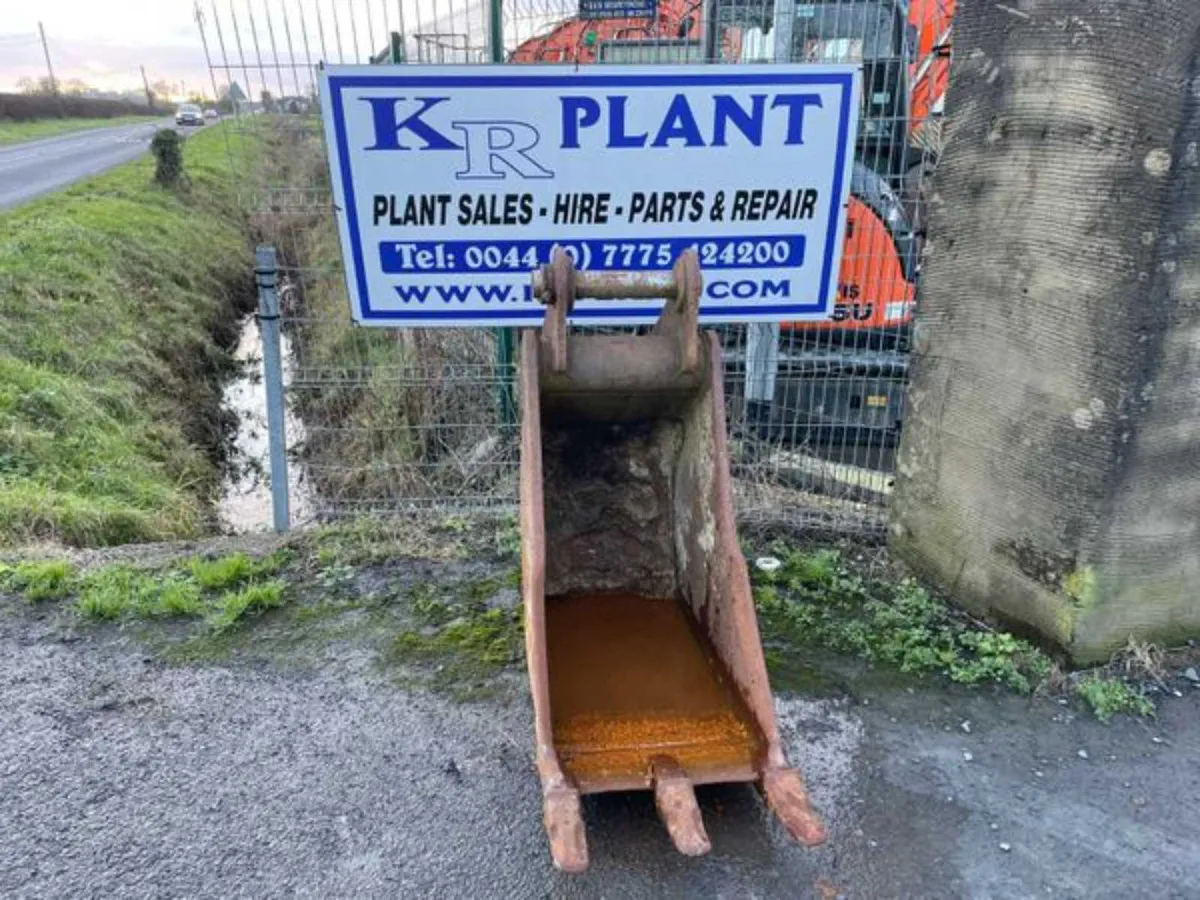 Lemac 20ton 2ft digging bucket 80mm pins - Image 1