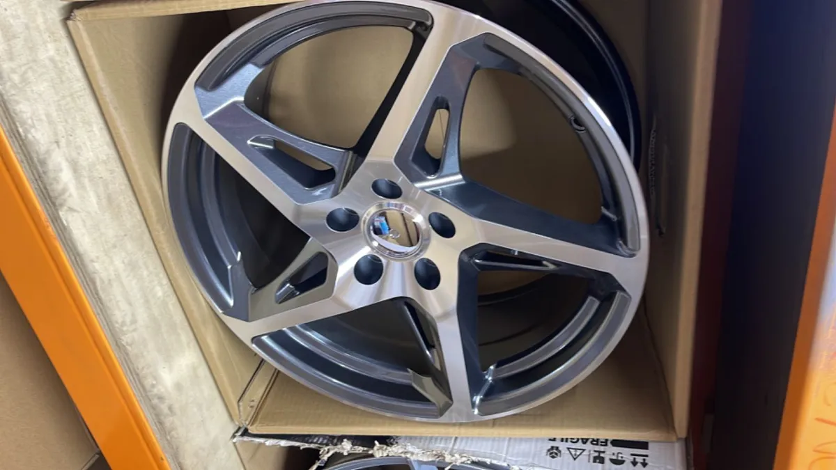 FK # 1 for alloys *river grey / polished  & tyres