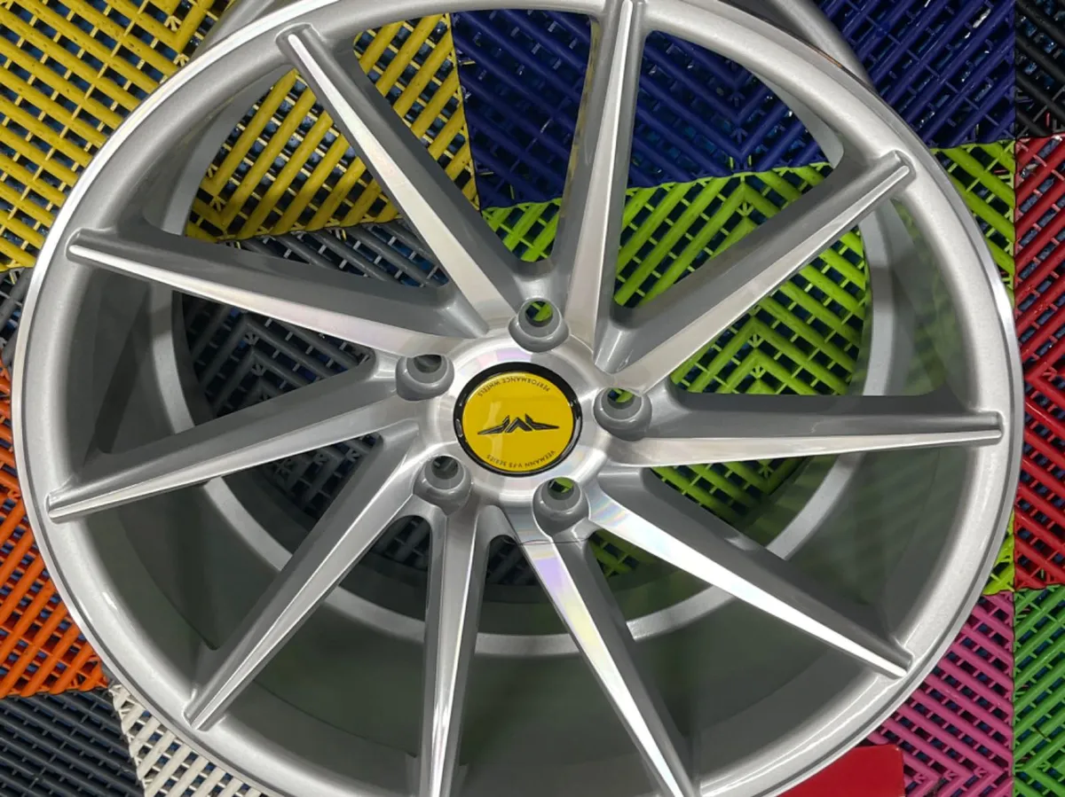 18” 1D alloys & tyres veemann polished spokes - Image 1