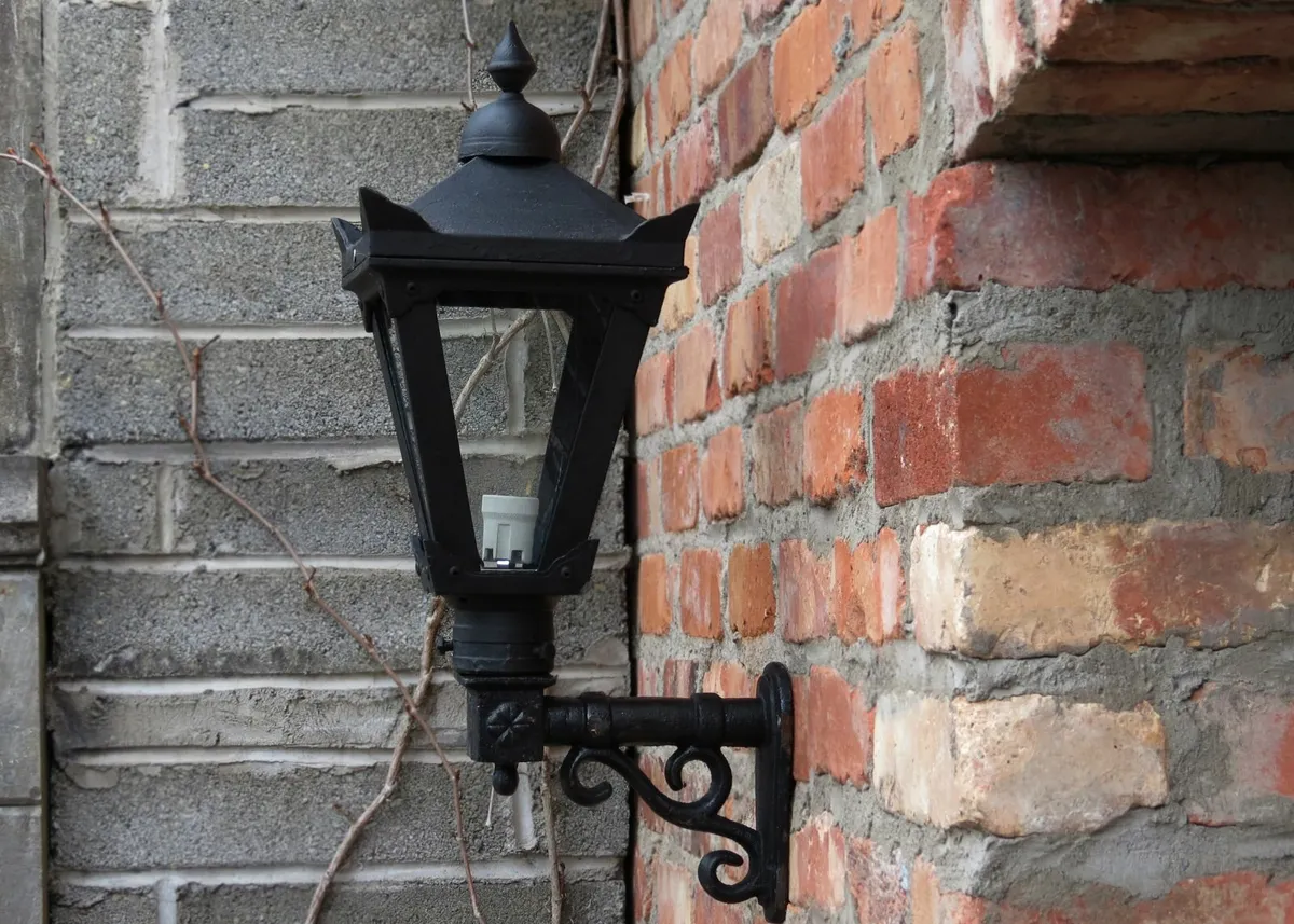 Cast Iron Wall Lights - Image 4
