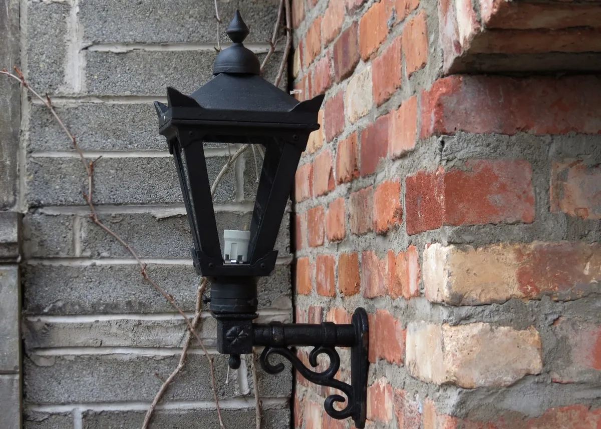 Cast Iron Lighting - Image 4