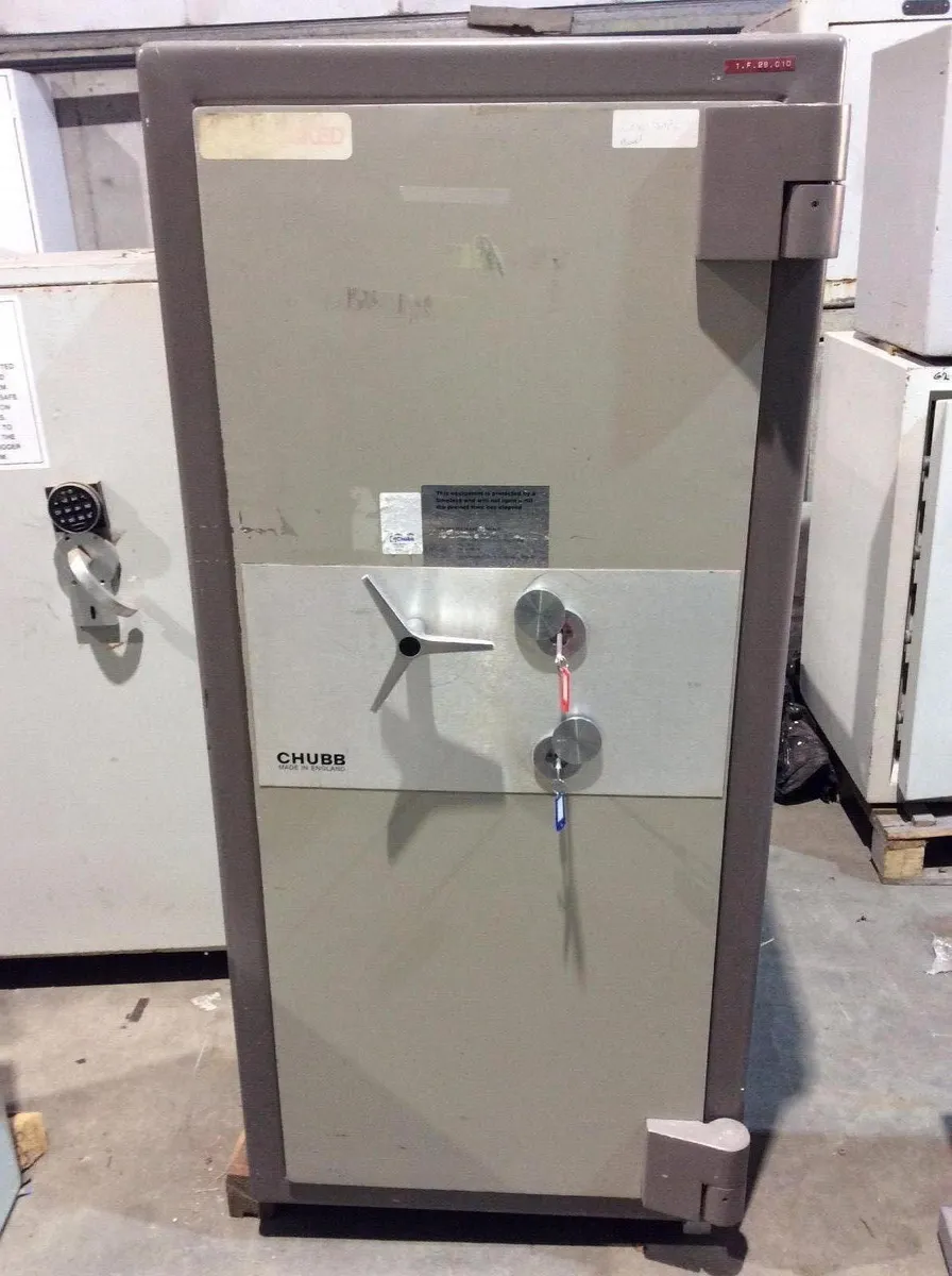 Safes, strongroom doors, timelocks. - Image 3