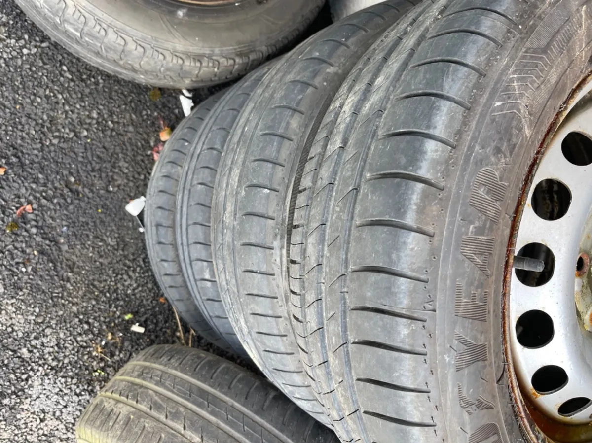 4 x Vw caddy steel wheels & tyres commercial - Image 2