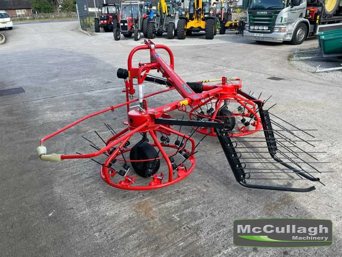 New Unused Kuhn 300  Haybob - Image 4
