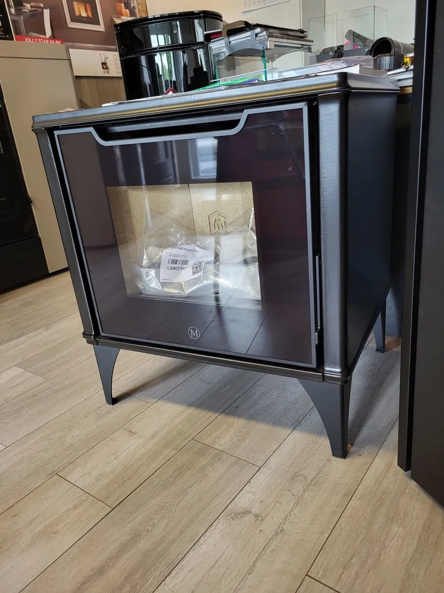 Woodpellet stoves. Massive display. - Image 1