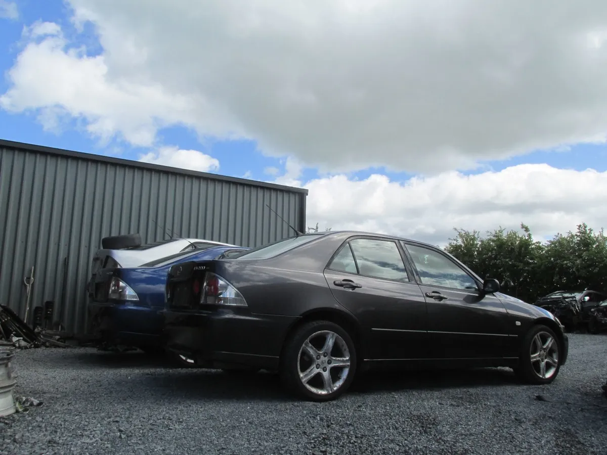 Lexus IS200'S BREAKIN,,CHEAP..BARGAINS.. - Image 4