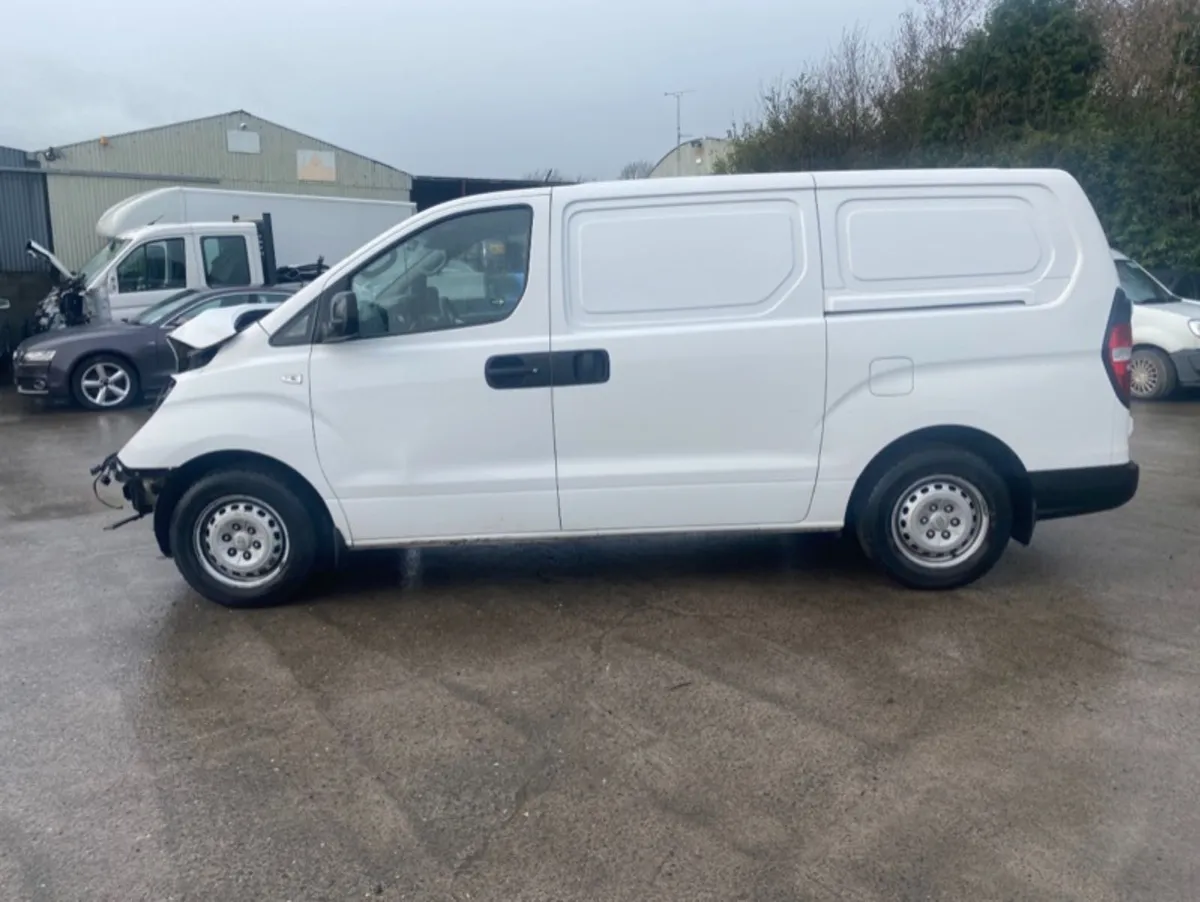 2014 Hyundai  i Loaf - Image 1