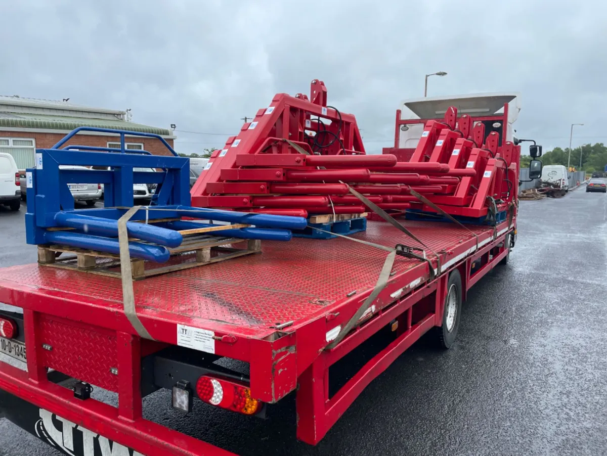 New Dowd Double Bale Lifters - Image 2