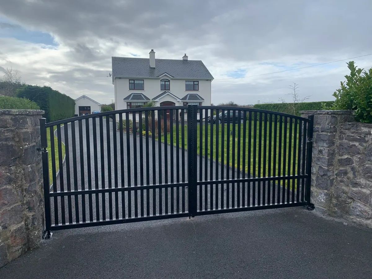 Gates and railings - Image 3