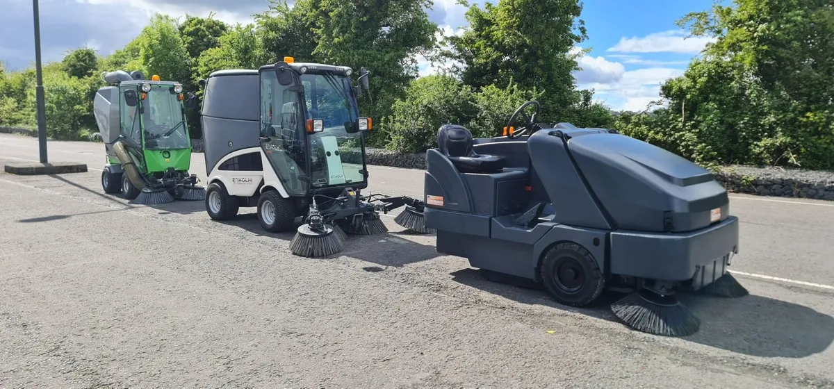 Outdoor road sweeper indoor warehouse sweeper - Image 1