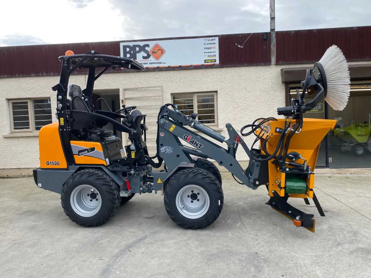 Giant Compact Loaders - Image 2