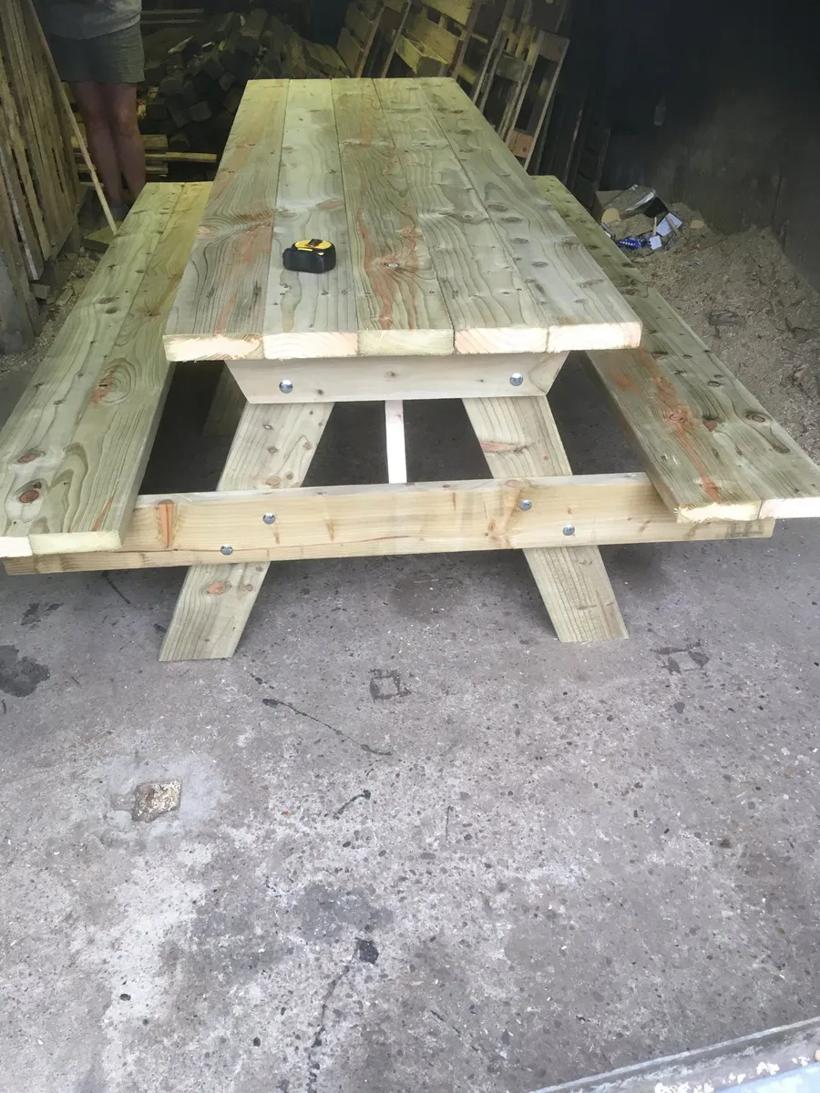 Beautiful picnic benches - Image 3