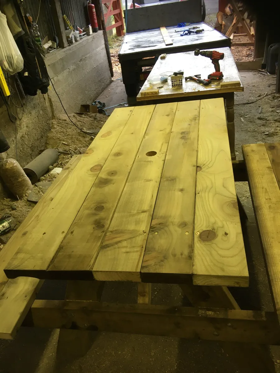 Beautiful picnic benches - Image 4