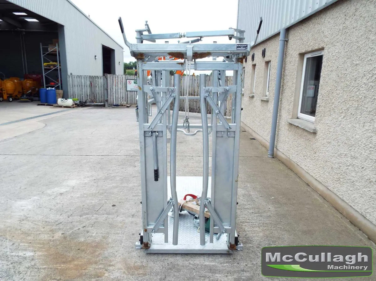 New Nugent Universal Hoof Tech Trimming Crush - Image 3