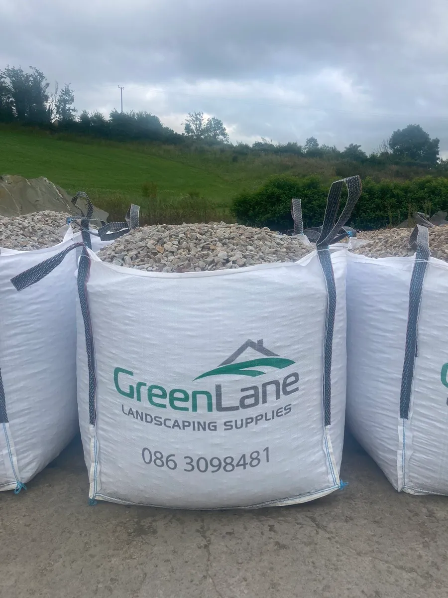 Decorative stone, Bark, Screened topsoil - Image 2