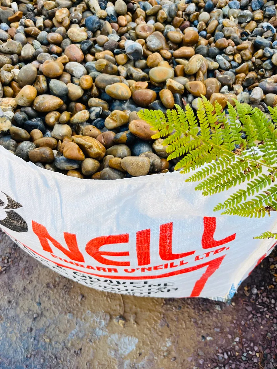 Stone plum slate cobbles pebbles rocks boulders - Image 4