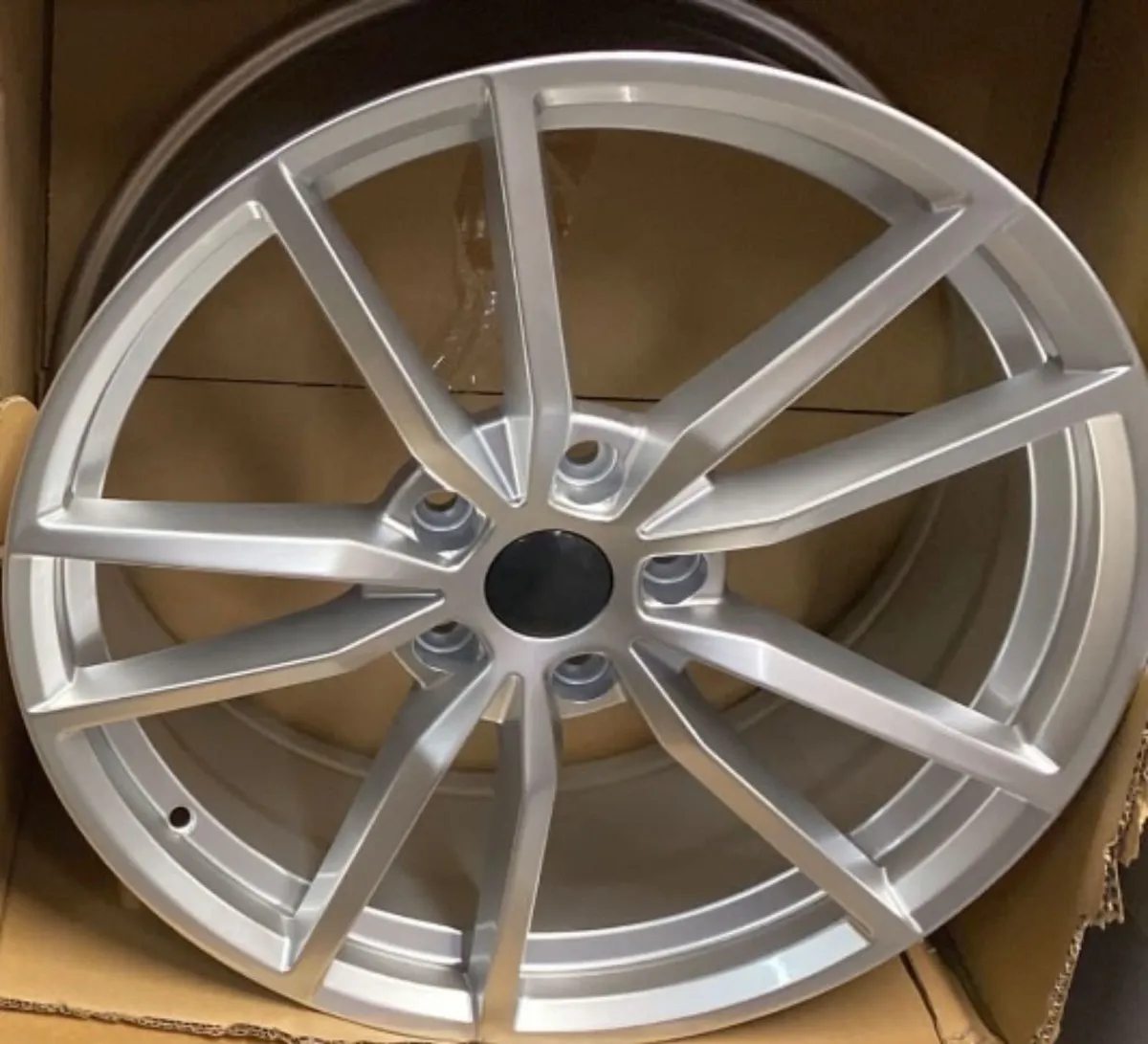 18” Pretoria alloys & tyres silver 5x112 - Image 1