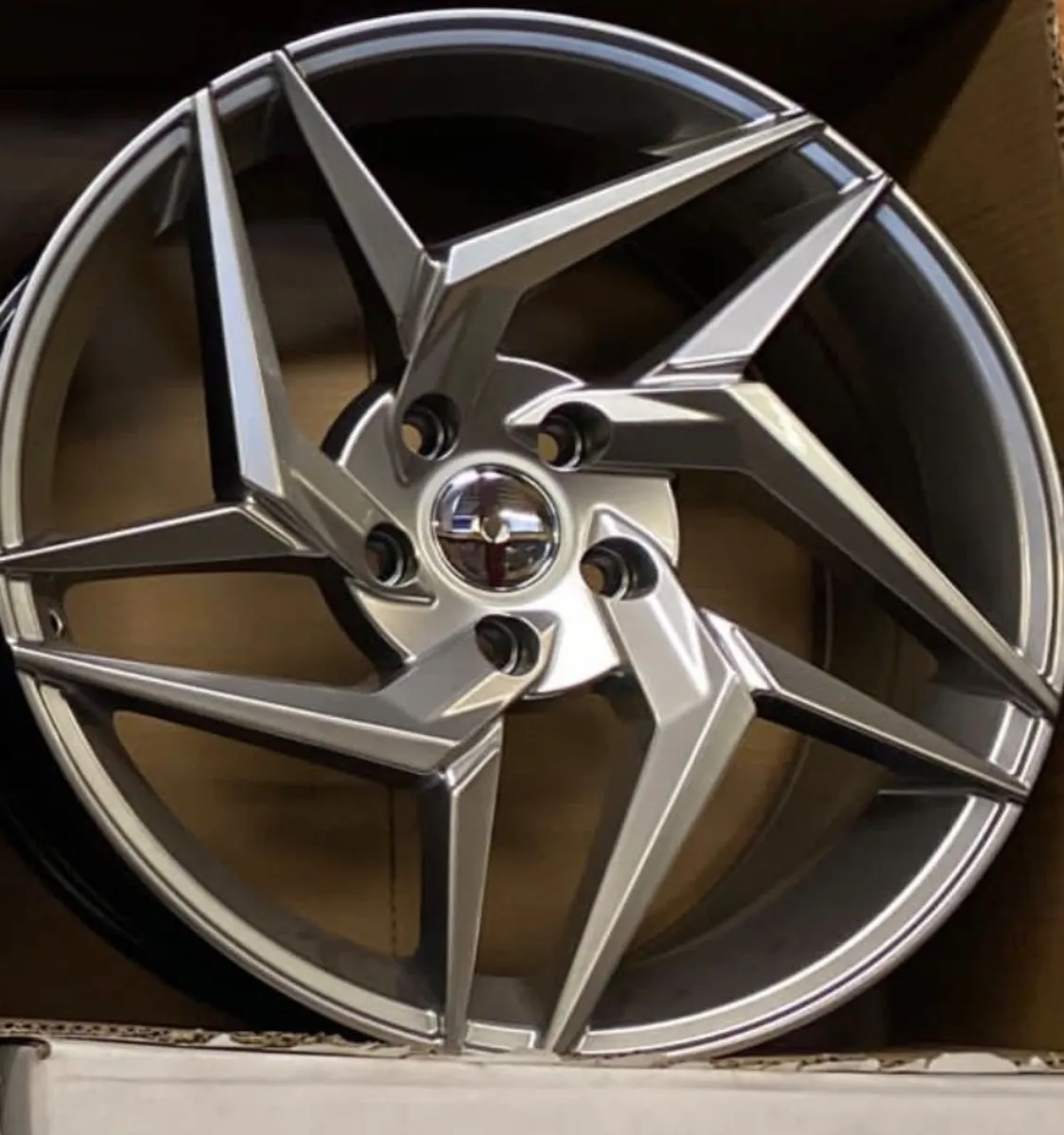 18” Automania 5x112 silver & tyres - Image 1