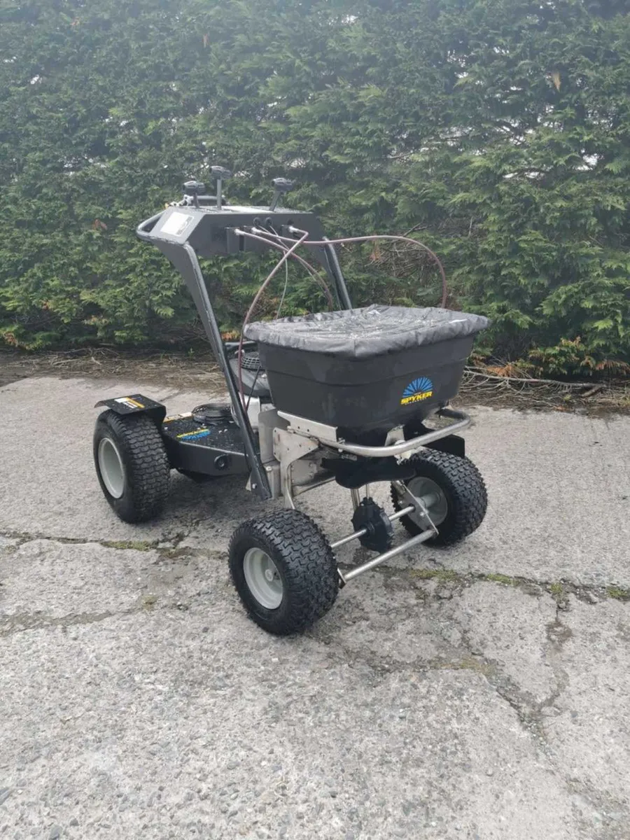 Spyker ride on spreader (salt, sand, fertilizer) - Image 1