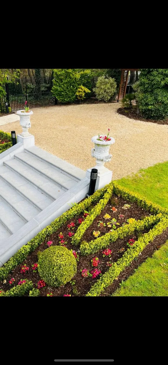Stone plum slate cobbles pebbles rocks boulders - Image 2