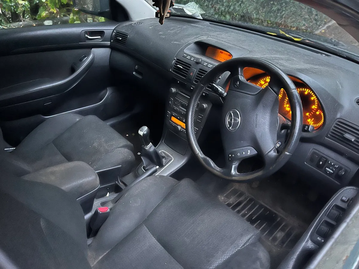 Toyota Avensis - PARTS - Image 3
