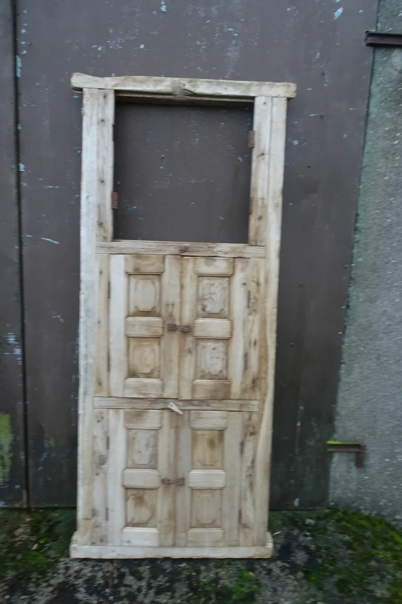 Old 6 door window - Image 1