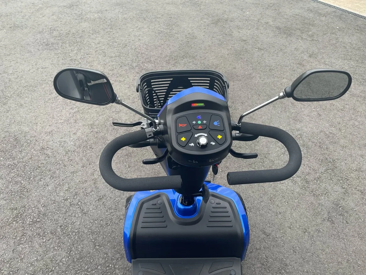 Kymco Komfy 4 mobility scooter - Image 4