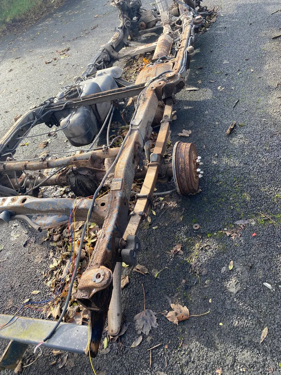 2014 Nissan navara - Image 2