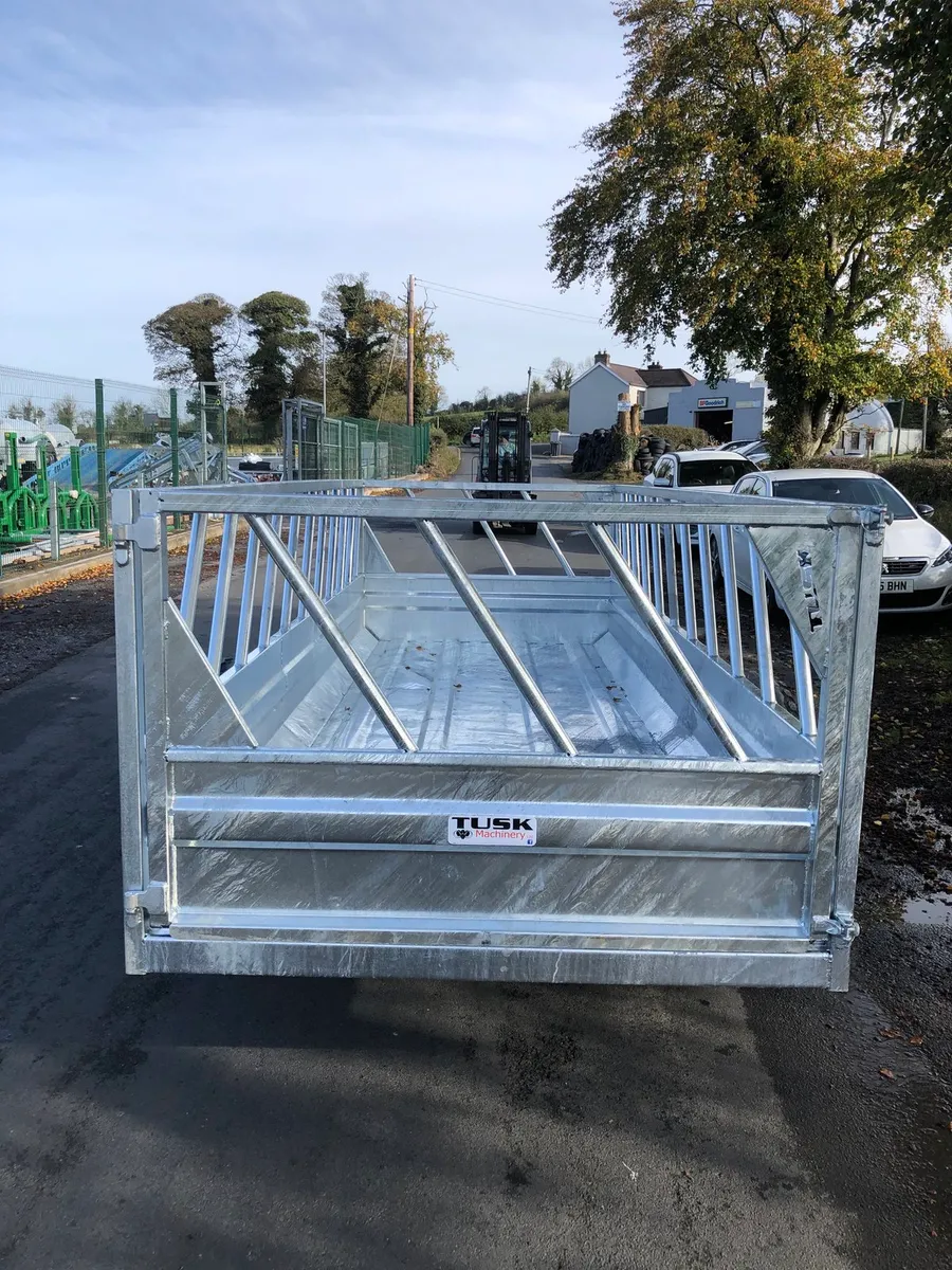 Tusk Feed trailer - Image 3